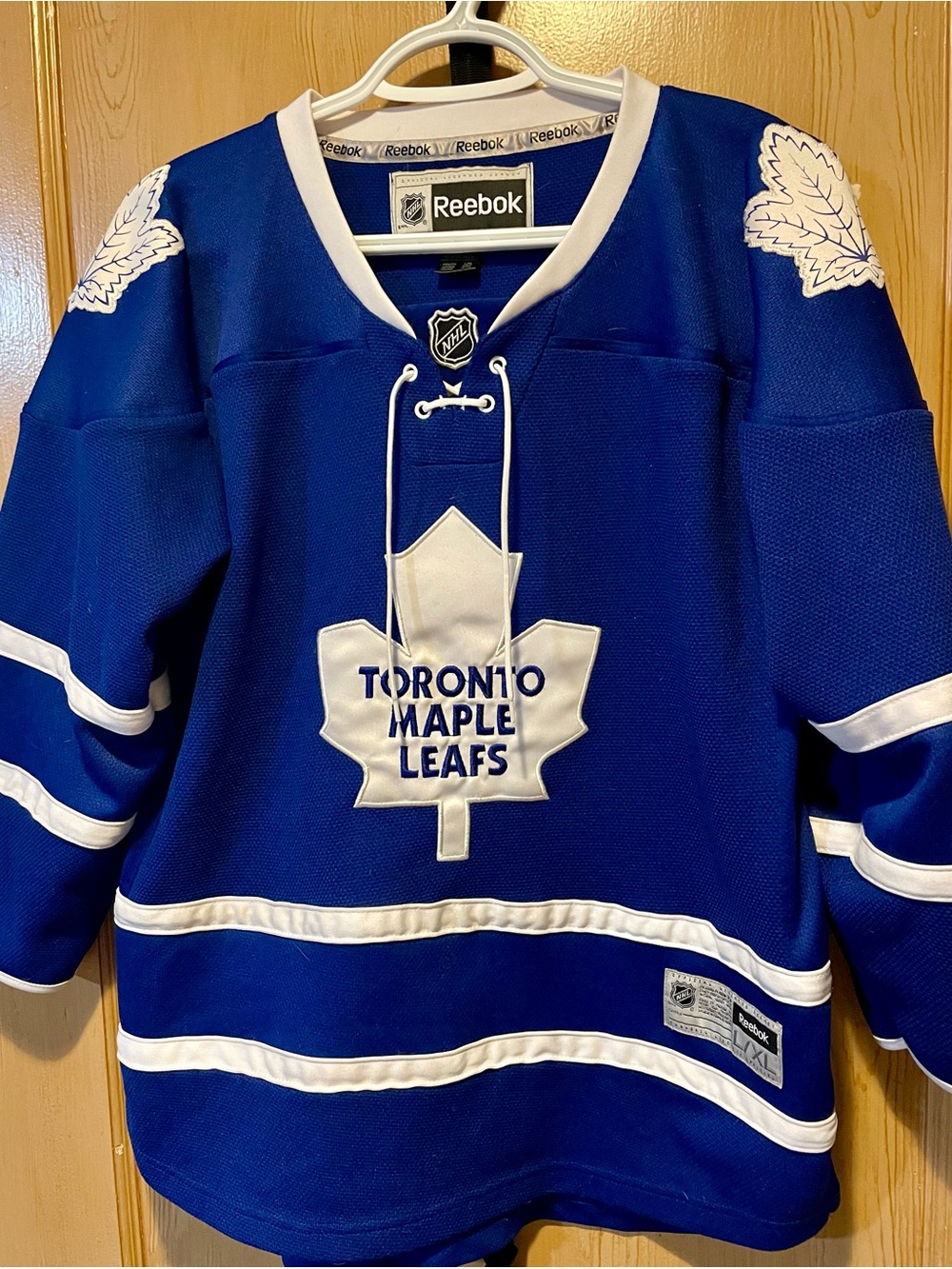 Youth L/XL Blue and White Toronto Maple Leafs NHL Hockey Jersey
